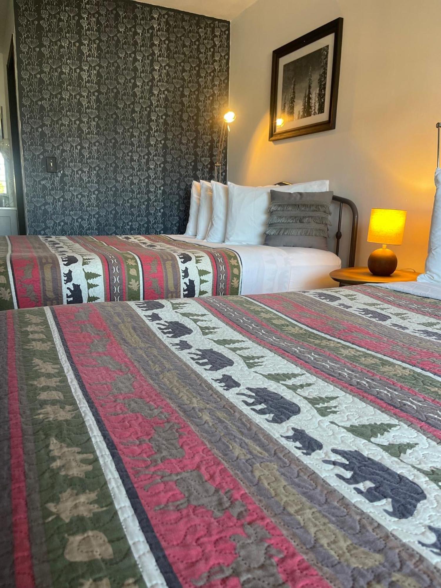 Chalet Inn Whitefish Extérieur photo