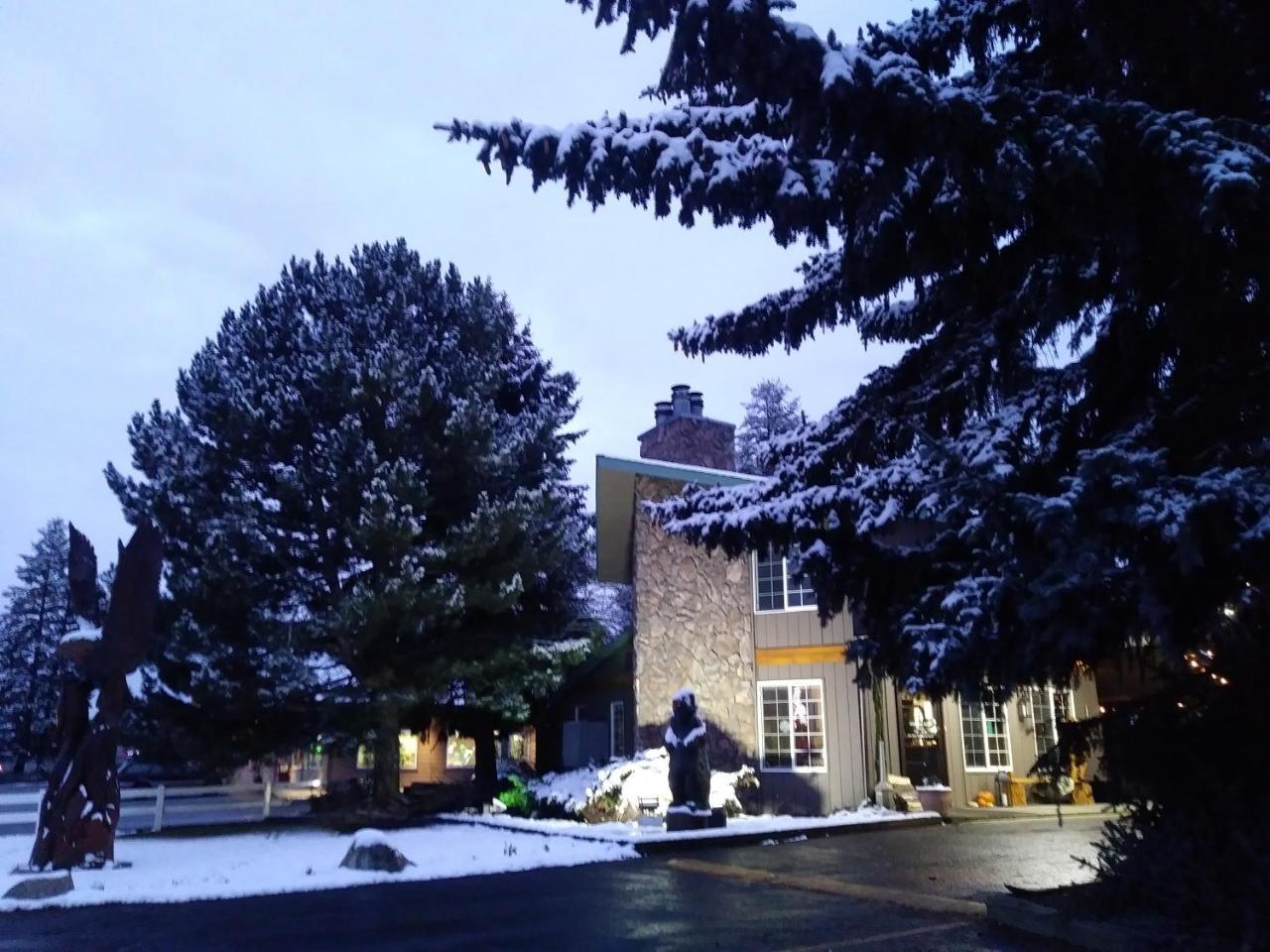 Chalet Inn Whitefish Extérieur photo