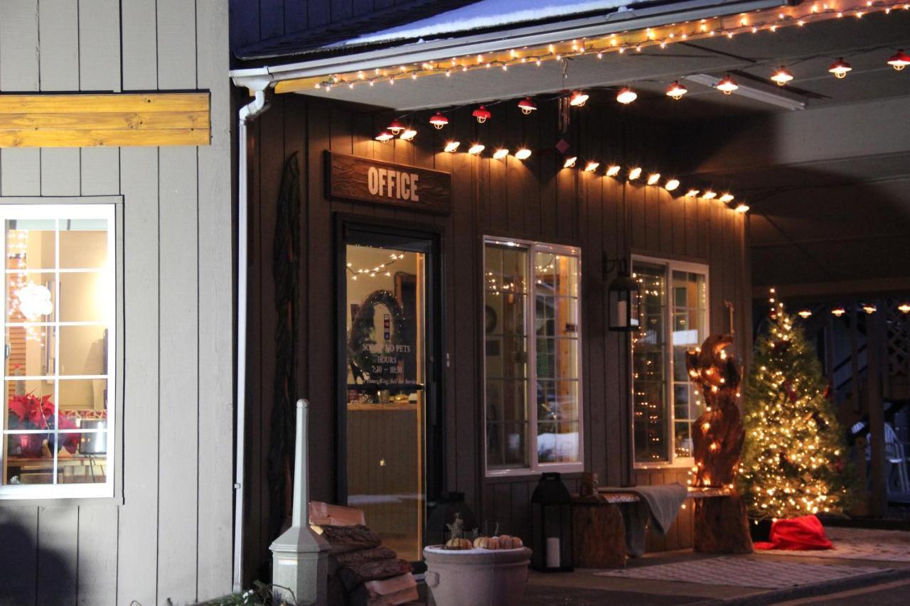 Chalet Inn Whitefish Extérieur photo