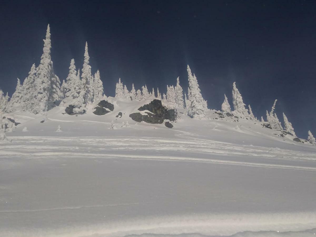 Chalet Inn Whitefish Extérieur photo